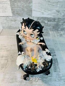 Betty Boop in BLACK Bath Tub Figurine VERY RARE Hand Painted Excellent Shape