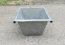 Old vintage galvanized tin bath/dog/ flower tub/ trough /duck pond FREE DELIVERY